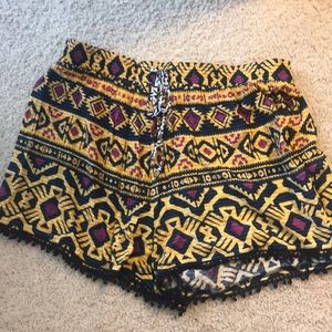 Printed shorts. Size L